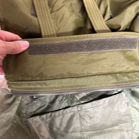 Large Nylon Tote/ Carryon Bag - Picture 12 of 13